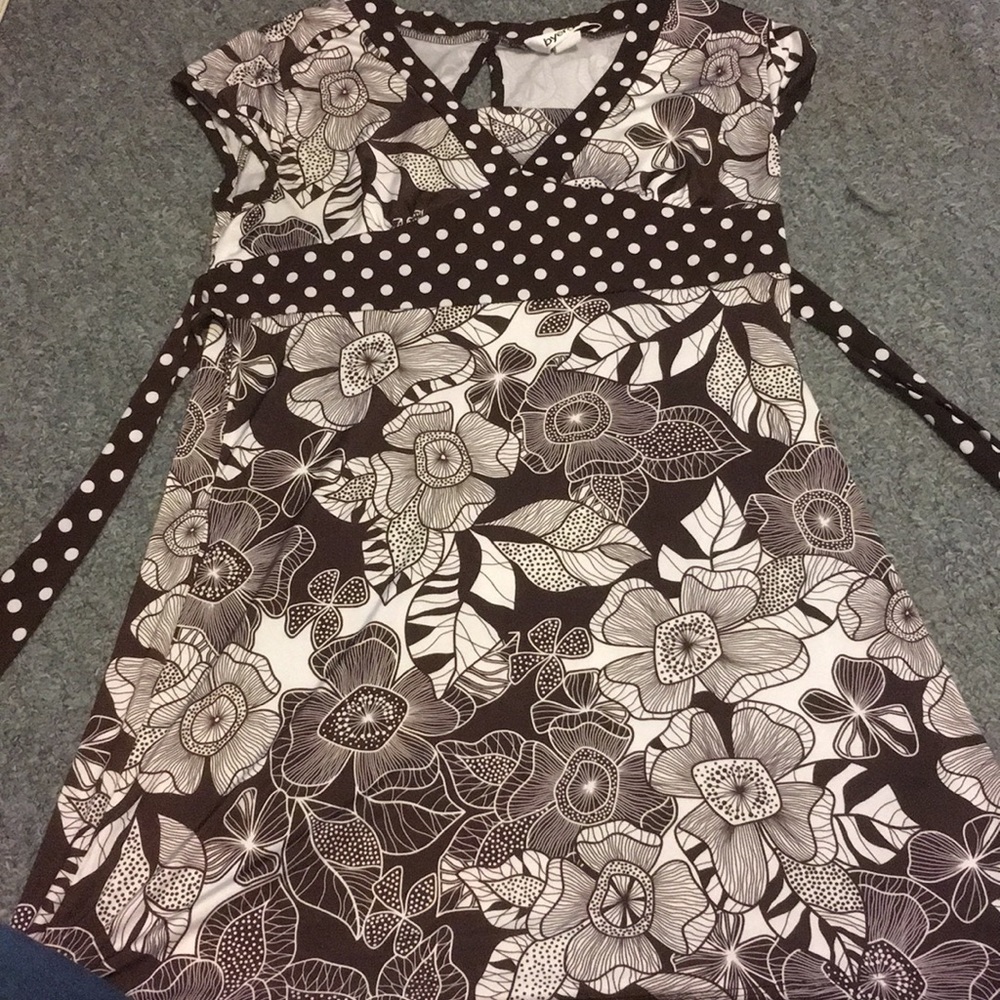 Sleeveless floral shirt